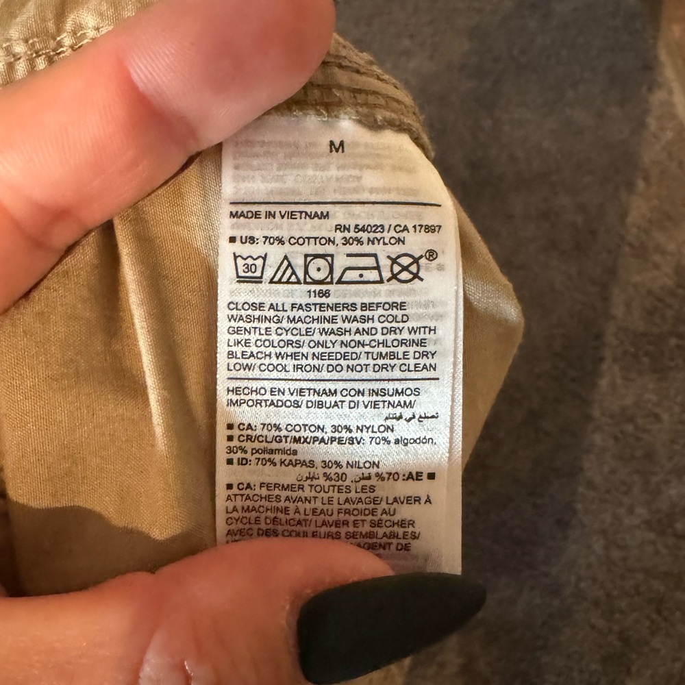 Old Navy Women's Tan Cargo Pants, Women’s M - Picture 5 of 5